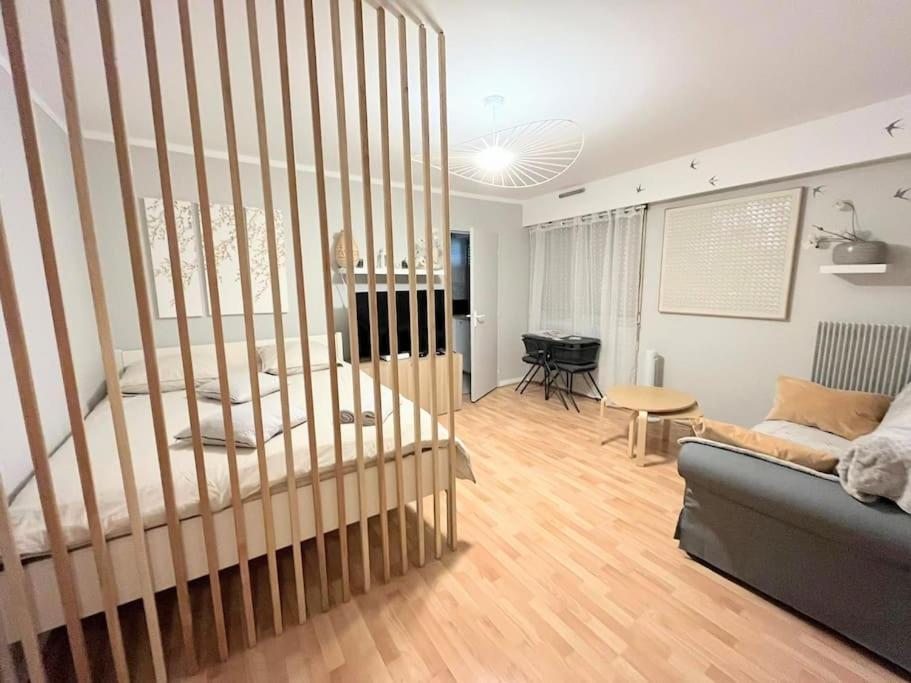 La Cabane, Entierement Renove Decoration Soignee * Vincennes